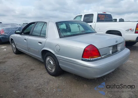 2000 Ford Crown Victoria Police Interceptor из США, поврежденный, VIN 2FAFP71W0YX183498
